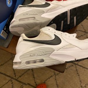 Beat air maxes (WITHOUT LACES) sz 10